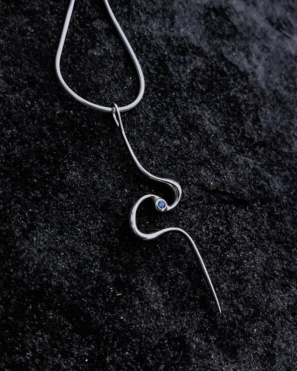 MIDNIGHT SILVER PENDANT