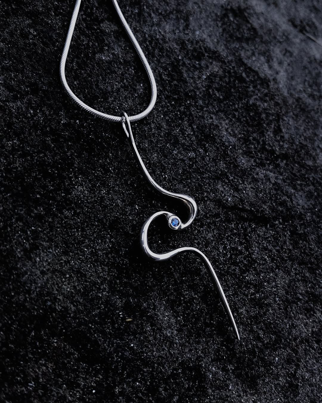 MIDNIGHT SILVER PENDANT