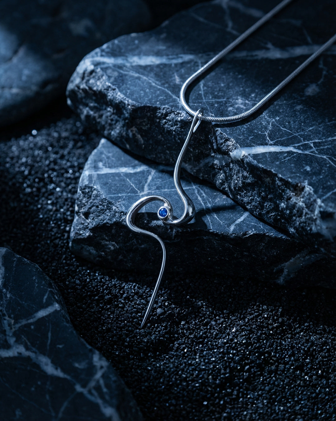 MIDNIGHT SILVER PENDANT