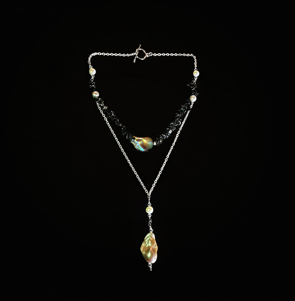 MIDNIGHT VENUS NECKLACE