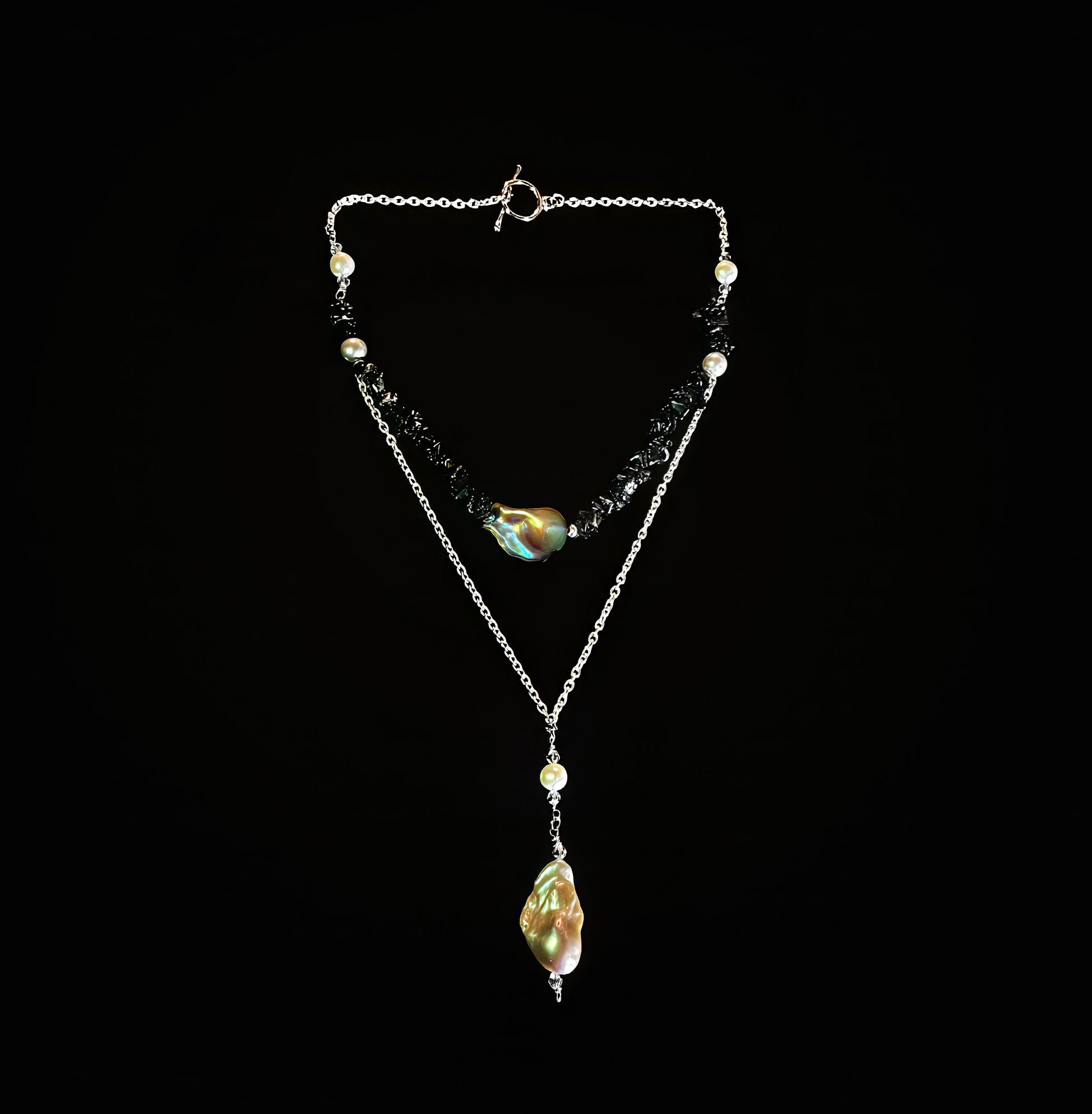 MIDNIGHT VENUS NECKLACE